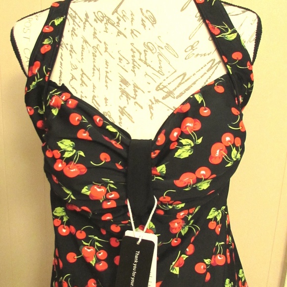 Gabrielle Aug Other - ⚠️FINAL PRICE UNLESS BUNDLED retro pinup swim top